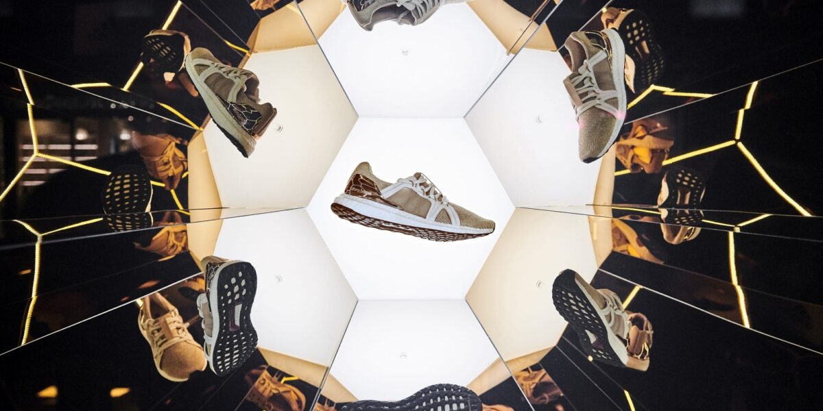 adidas: golden ultraboost - Retail Store Window Display Ideas